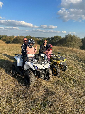 Прокат квадроциклов . Подарочные сертификаты Ultra Подарки Орёл. Купить оригинальный подарок или подарочный сертификат на Прокат квадроциклов . Сервис UltraPodarki.ru Орёл 8 800 505 95 30. 